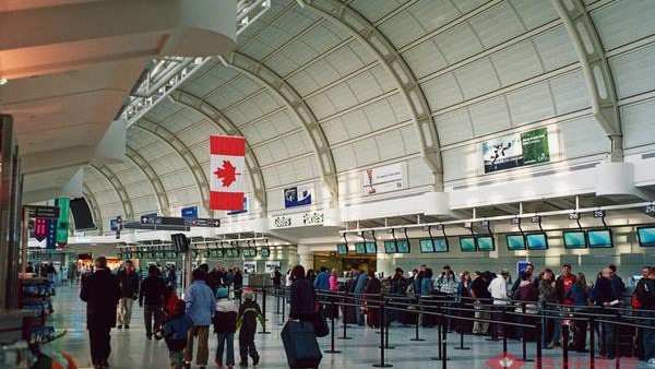 有美国签证可以免签过境加拿大吗？